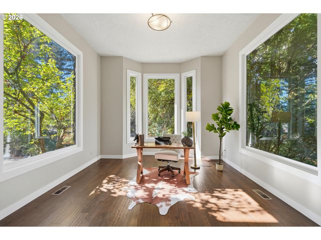 18132 WESTVIEW Dr, Lake Oswego, OR 97034