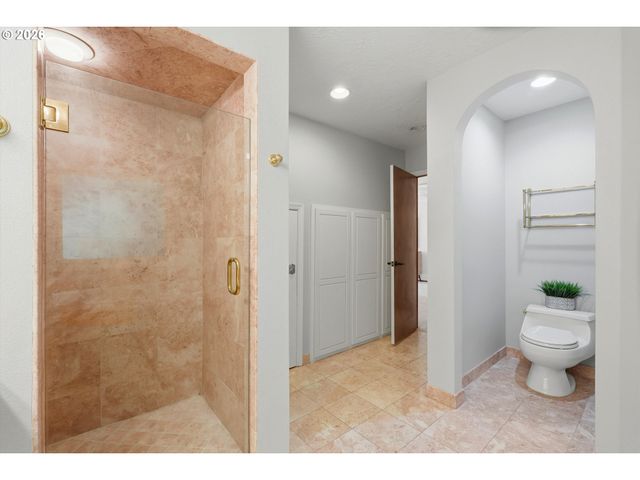 18132 WESTVIEW Dr, Lake Oswego, OR 97034