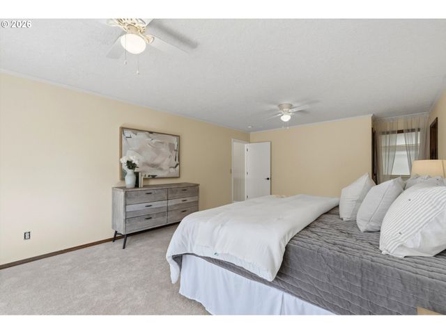 18132 WESTVIEW Dr, Lake Oswego, OR 97034