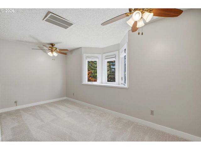 18132 WESTVIEW Dr, Lake Oswego, OR 97034