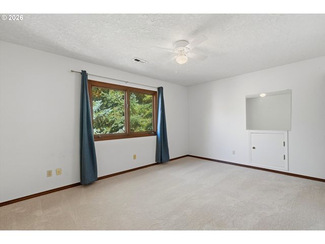 18132 WESTVIEW Dr, Lake Oswego, OR 97034