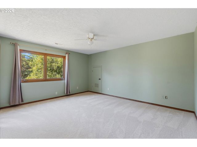 18132 WESTVIEW Dr, Lake Oswego, OR 97034
