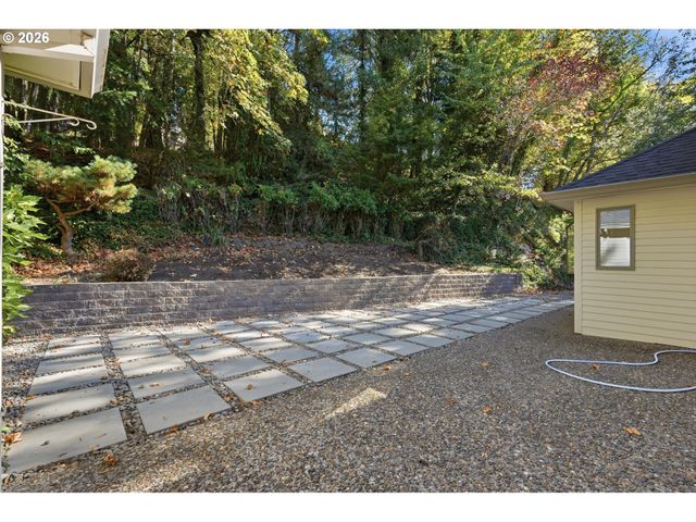18132 WESTVIEW Dr, Lake Oswego, OR 97034