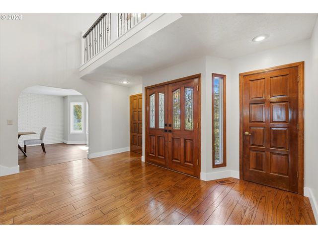 18132 WESTVIEW Dr, Lake Oswego, OR 97034