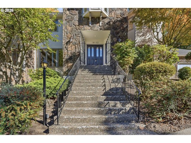 18132 WESTVIEW Dr, Lake Oswego, OR 97034