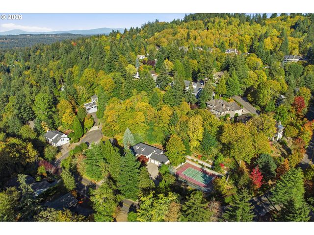 18132 WESTVIEW Dr, Lake Oswego, OR 97034