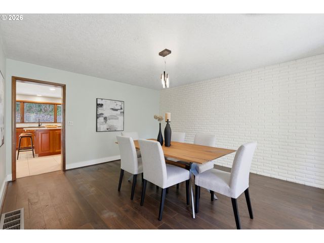 18132 WESTVIEW Dr, Lake Oswego, OR 97034