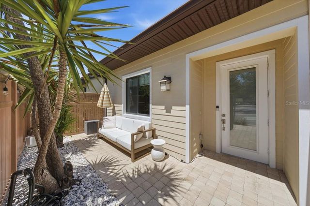 819 HIGHLAND STREET N, St Petersburg, FL 33701
