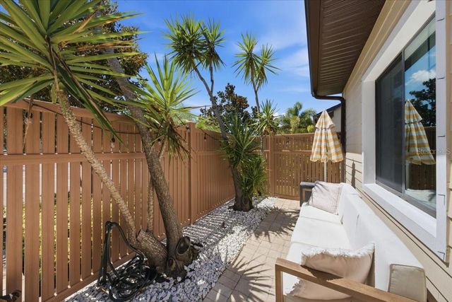 819 HIGHLAND STREET N, St Petersburg, FL 33701