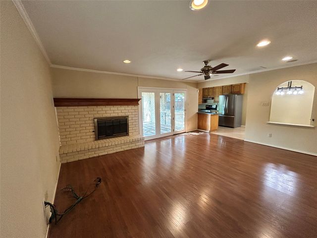 1806 Clear Creek Lane, Carrollton, TX 75007