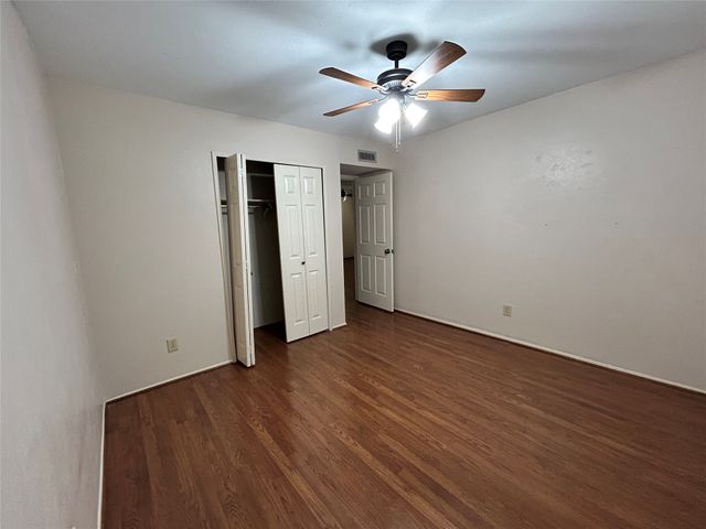 1806 Clear Creek Lane, Carrollton, TX 75007