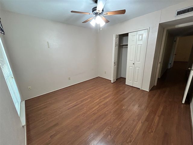 1806 Clear Creek Lane, Carrollton, TX 75007