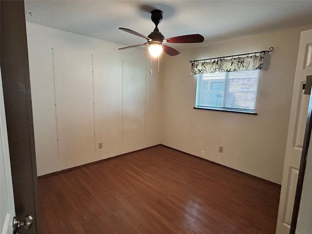 1806 Clear Creek Lane, Carrollton, TX 75007