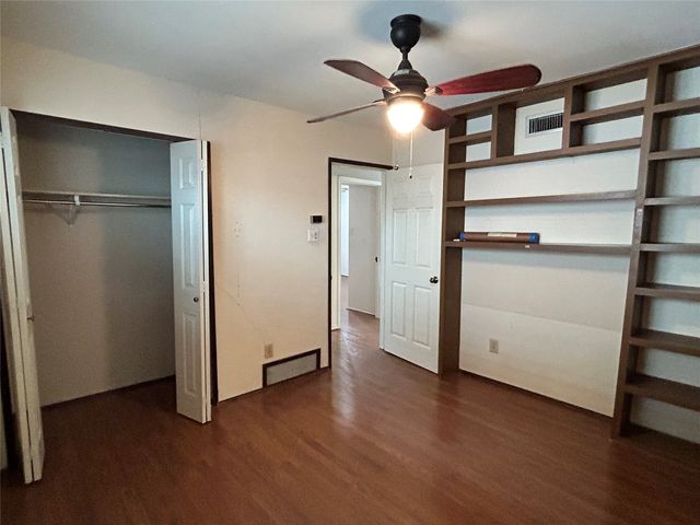 1806 Clear Creek Lane, Carrollton, TX 75007