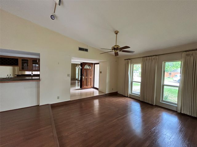 1806 Clear Creek Lane, Carrollton, TX 75007