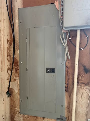 1806 Clear Creek Lane, Carrollton, TX 75007