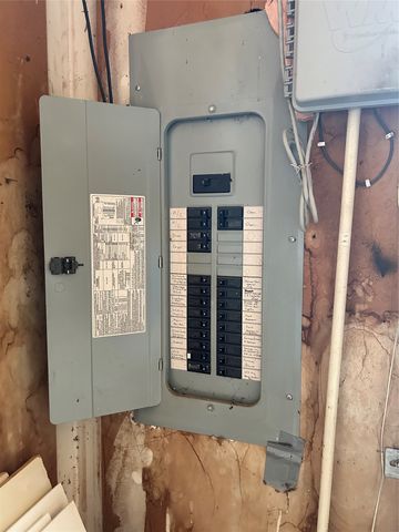 1806 Clear Creek Lane, Carrollton, TX 75007