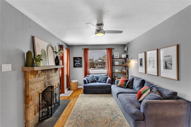 10179 Perry Highway, Mccandless, PA 15090