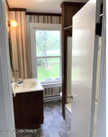 1422 E MILLER STREET, Jefferson City, MO 65101