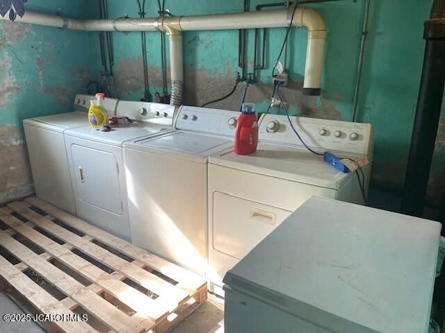 1422 E MILLER STREET, Jefferson City, MO 65101