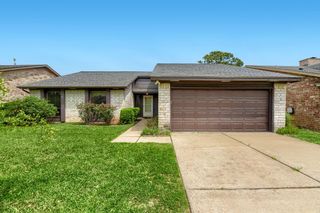 3115 Shawnee Drive, Sugar Land, TX 77479
