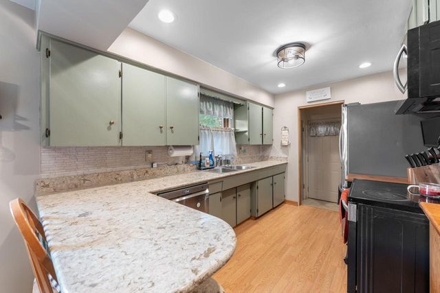 5220 46th AVENUE, Kenosha, WI 53144