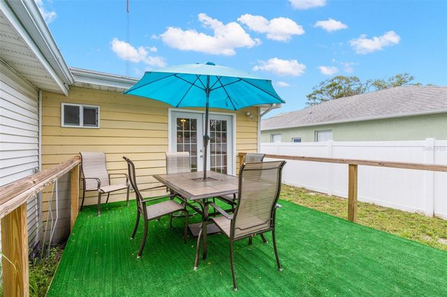 605 3RD AVENUE SW, Largo, FL 33770