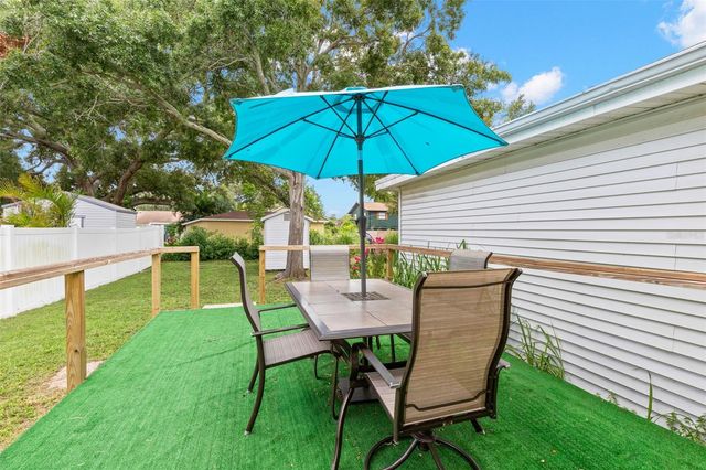 605 3RD AVENUE SW, Largo, FL 33770