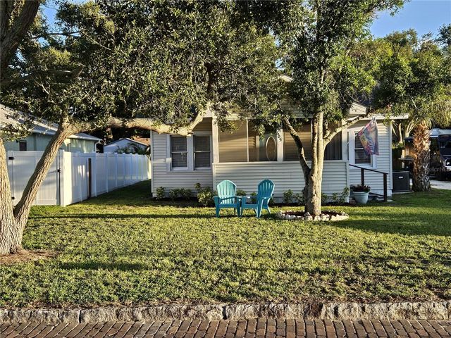 605 3RD AVENUE SW, Largo, FL 33770