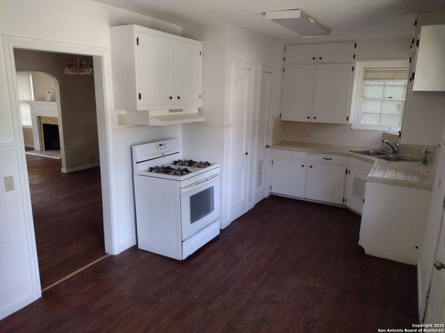 415 NORTH, San Antonio, TX 78201