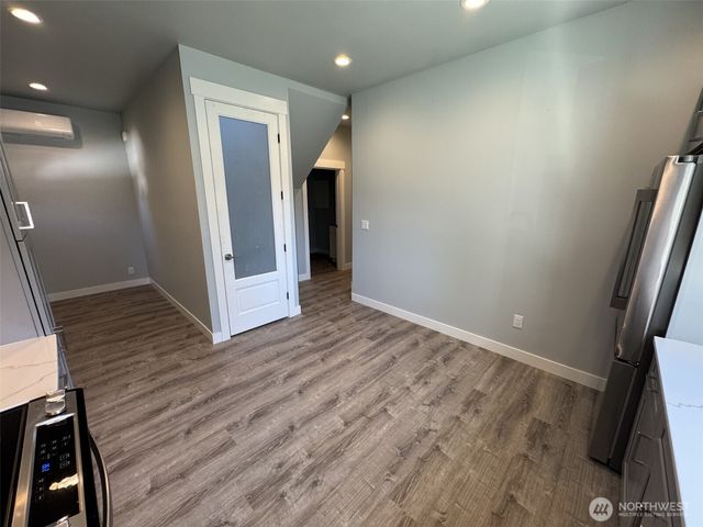 726 Reiten Road, Kent, WA 98030