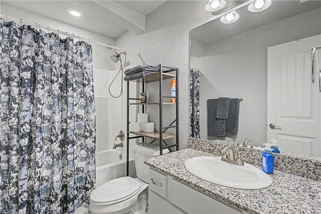 940 Silverthorn Drive, Centerton, AR 72719