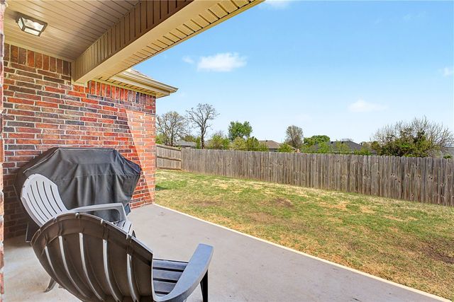 940 Silverthorn Drive, Centerton, AR 72719