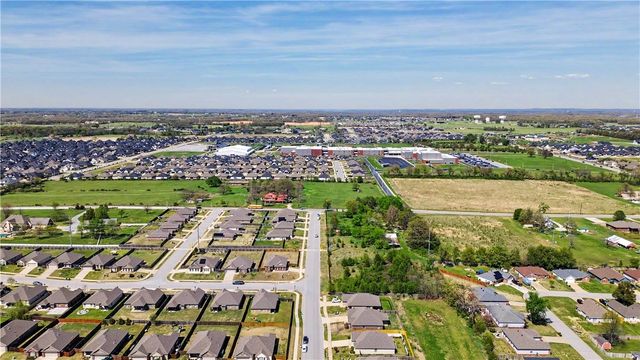 940 Silverthorn Drive, Centerton, AR 72719