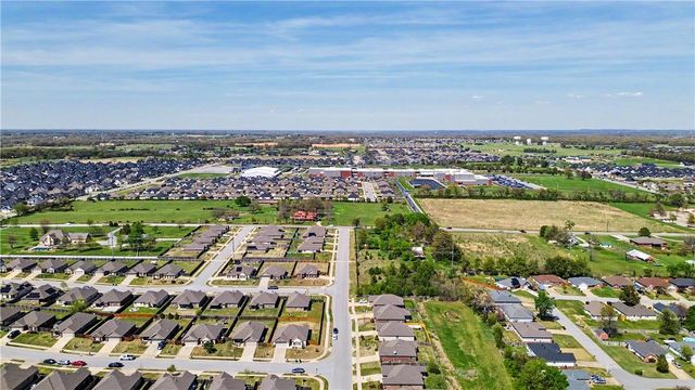 940 Silverthorn Drive, Centerton, AR 72719
