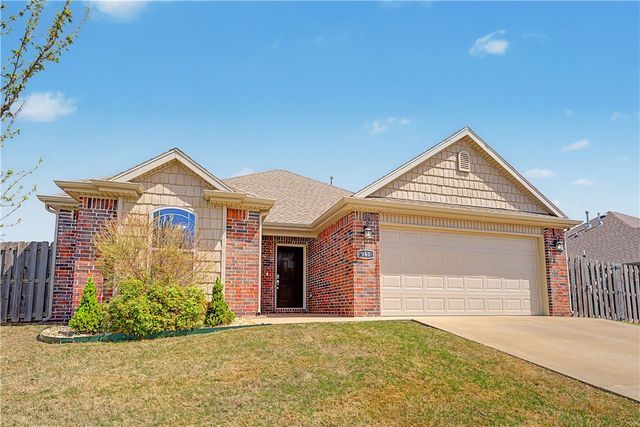 940 Silverthorn Drive, Centerton, AR 72719