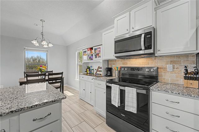 940 Silverthorn Drive, Centerton, AR 72719