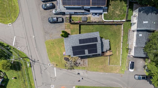 17 Lake Plymouth Boulevard, Plymouth, CT 06782