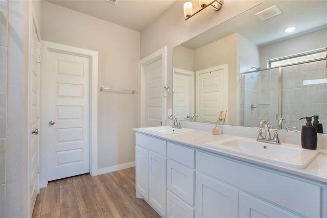 367 Oak Creek Drive, Lavon, TX 75166