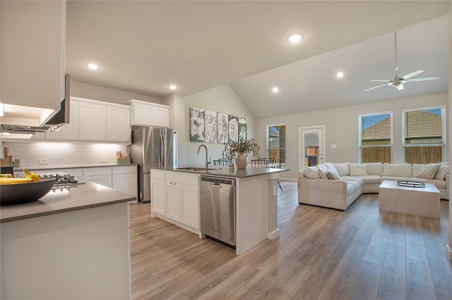 367 Oak Creek Drive, Lavon, TX 75166