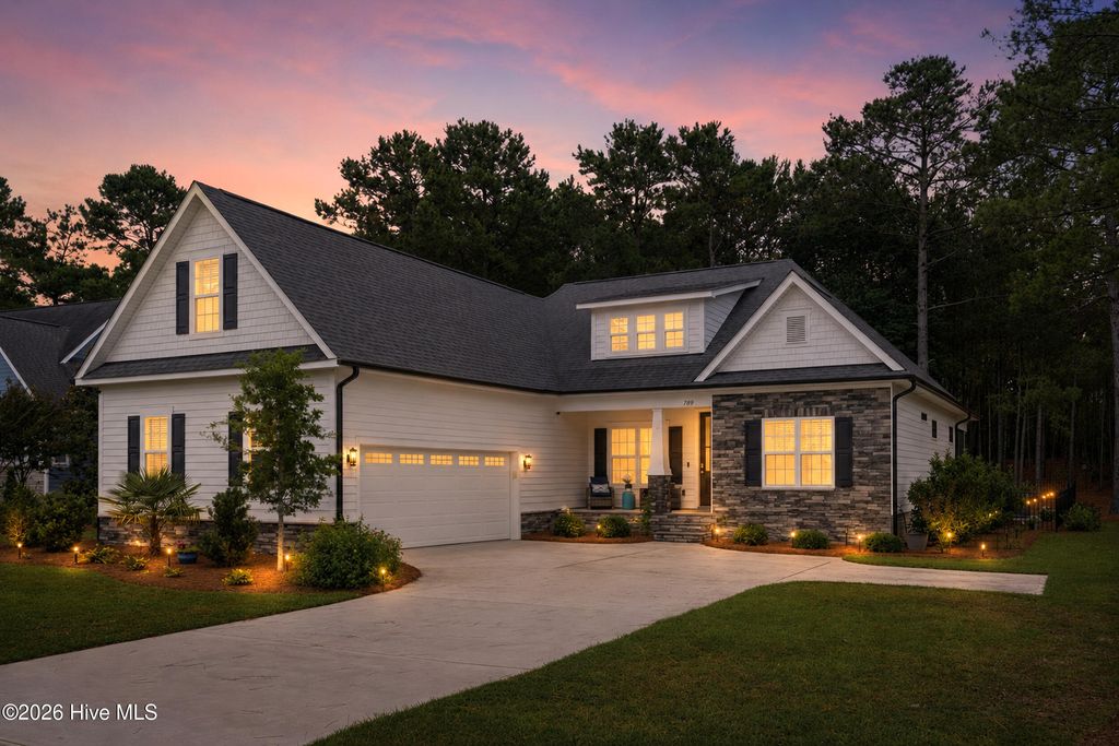 789 Breezewood Drive SE, Bolivia, NC 28422