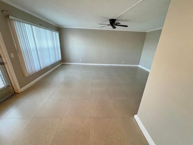 413 Greenbrier A, West Palm Beach, FL 33417