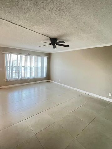 413 Greenbrier A, West Palm Beach, FL 33417