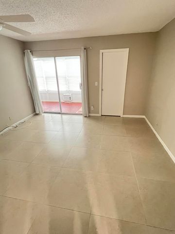 413 Greenbrier A, West Palm Beach, FL 33417