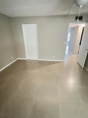 413 Greenbrier A, West Palm Beach, FL 33417