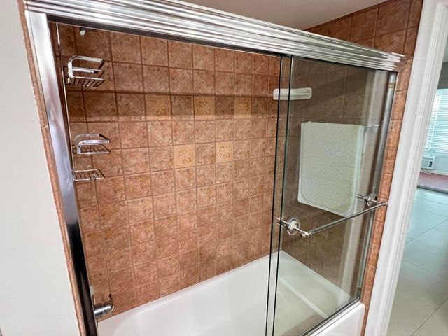 413 Greenbrier A, West Palm Beach, FL 33417