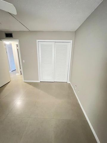 413 Greenbrier A, West Palm Beach, FL 33417