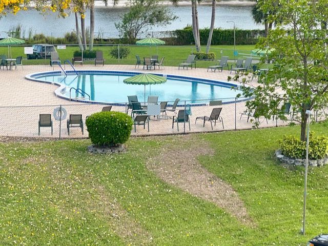 413 Greenbrier A, West Palm Beach, FL 33417