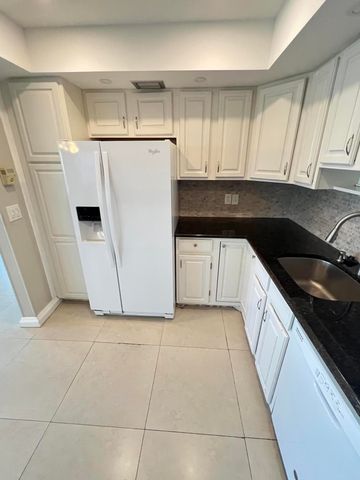 413 Greenbrier A, West Palm Beach, FL 33417