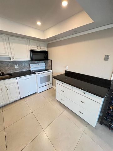 413 Greenbrier A, West Palm Beach, FL 33417